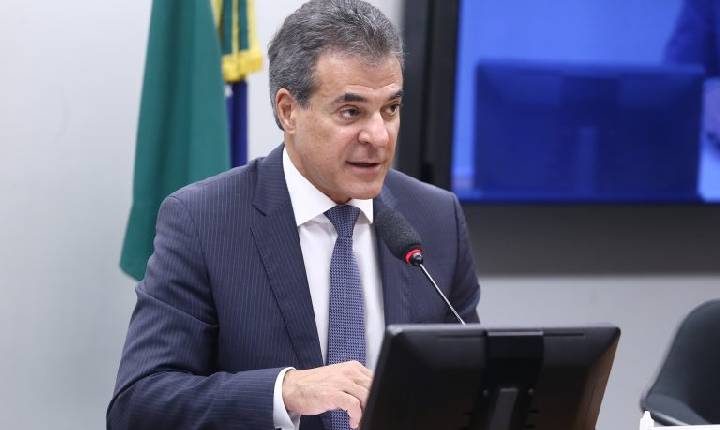 Comissão aprova projeto que acelera desconto de máquinas novas nos impostos