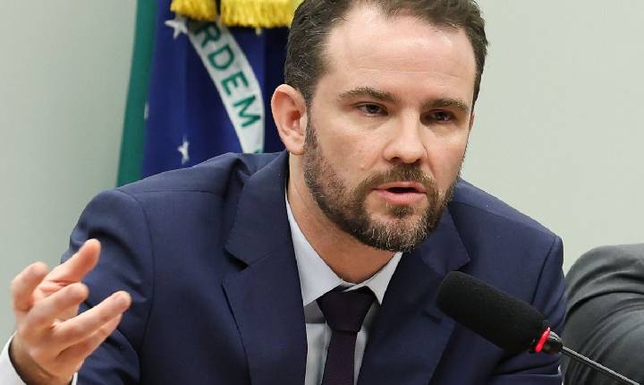 Durigan prevê envio de MP do Imposto Seletivo após eleições