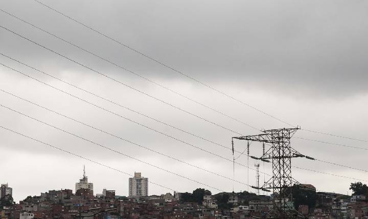 Fim de semana será de temporal no Sudeste e chuva intensa no Norte  