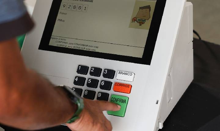 O que acontece se eu não votar? Saiba como justificar e evite multas