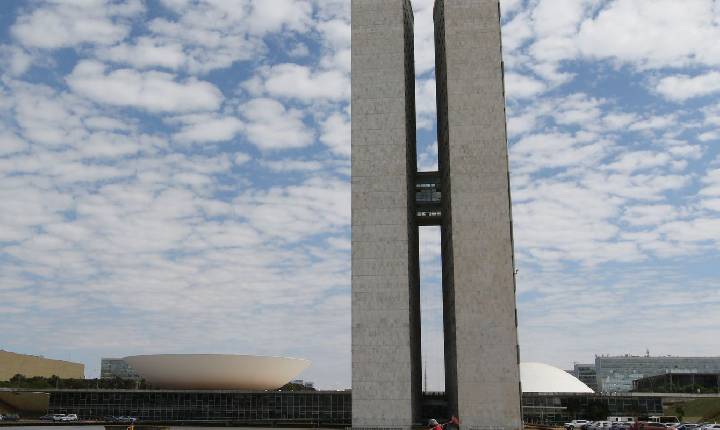 Presidente do Senado marca para segunda votação do fim da escala 6x1 