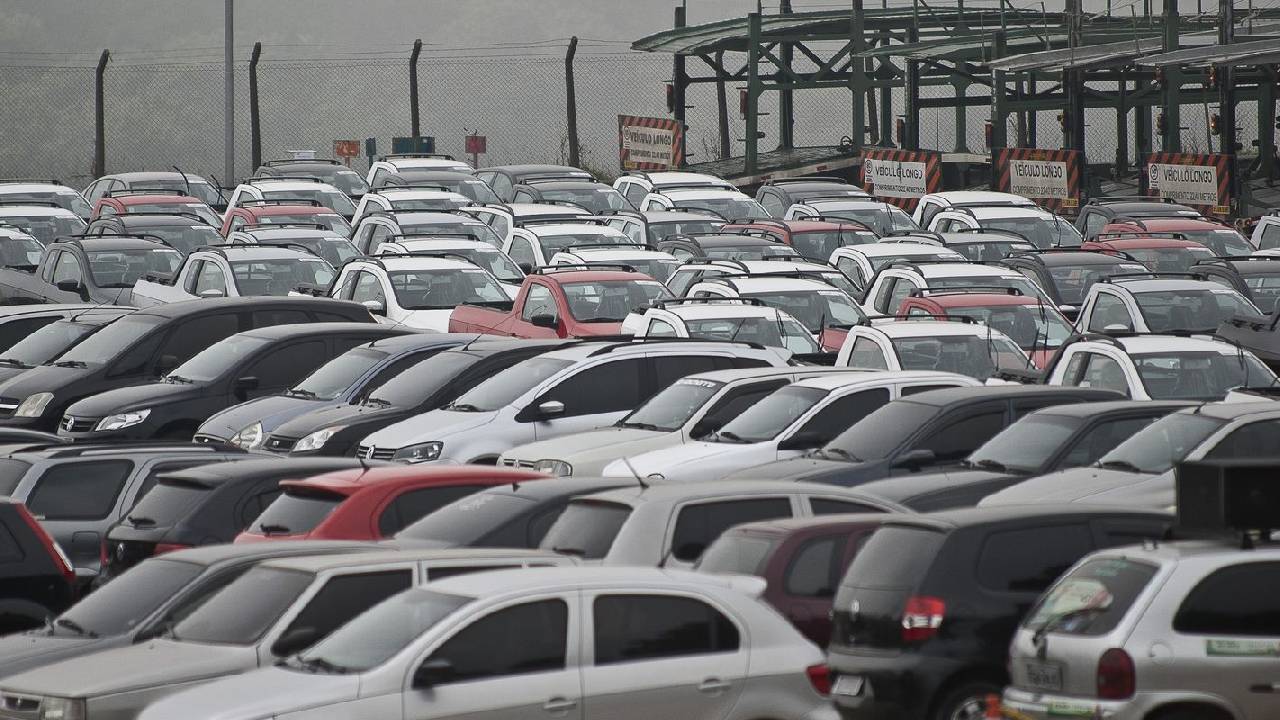 Venda de veículos novos no país sobe 15% até maio