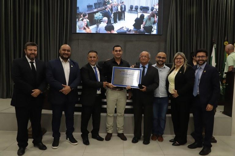 Câmara de Apucarana entrega Título de Cidadão Honorário ao jornalista Edison Costa
