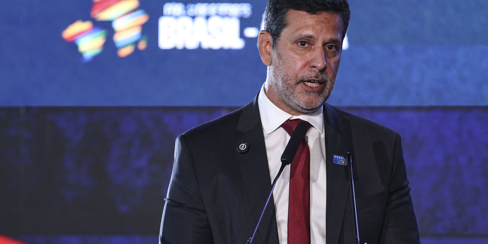 MEC irá pedir investigação de ameaças a universidades em redes sociais