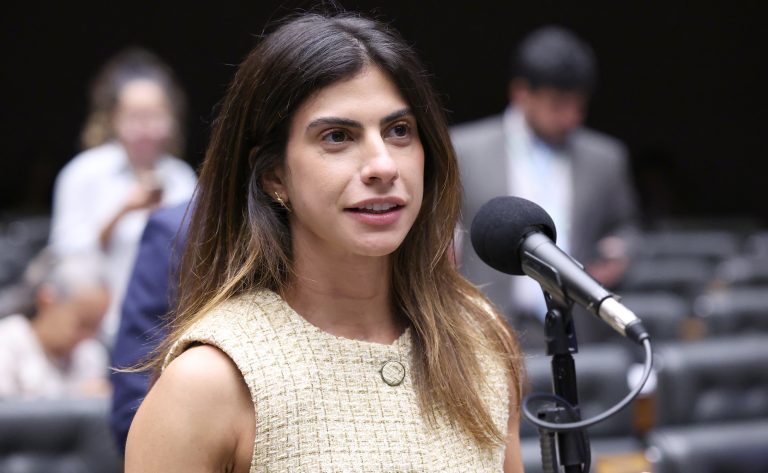Projeto prevê intimação de devedor de alimentos por aplicativos de mensagens em caso de ocultação